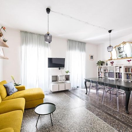 Domus Deiana Apartment Каляри Екстериор снимка
