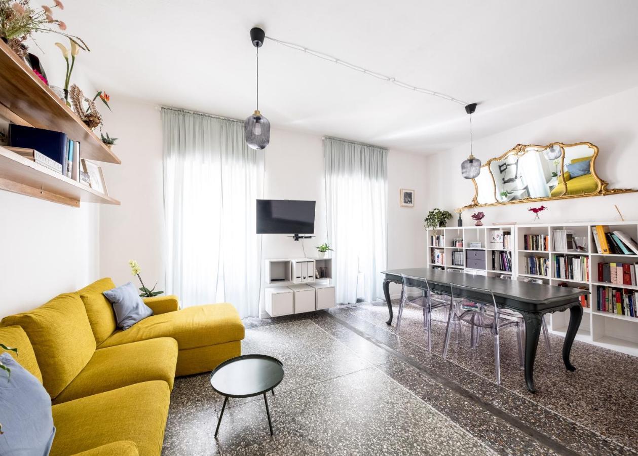 Domus Deiana Apartment Каляри Екстериор снимка