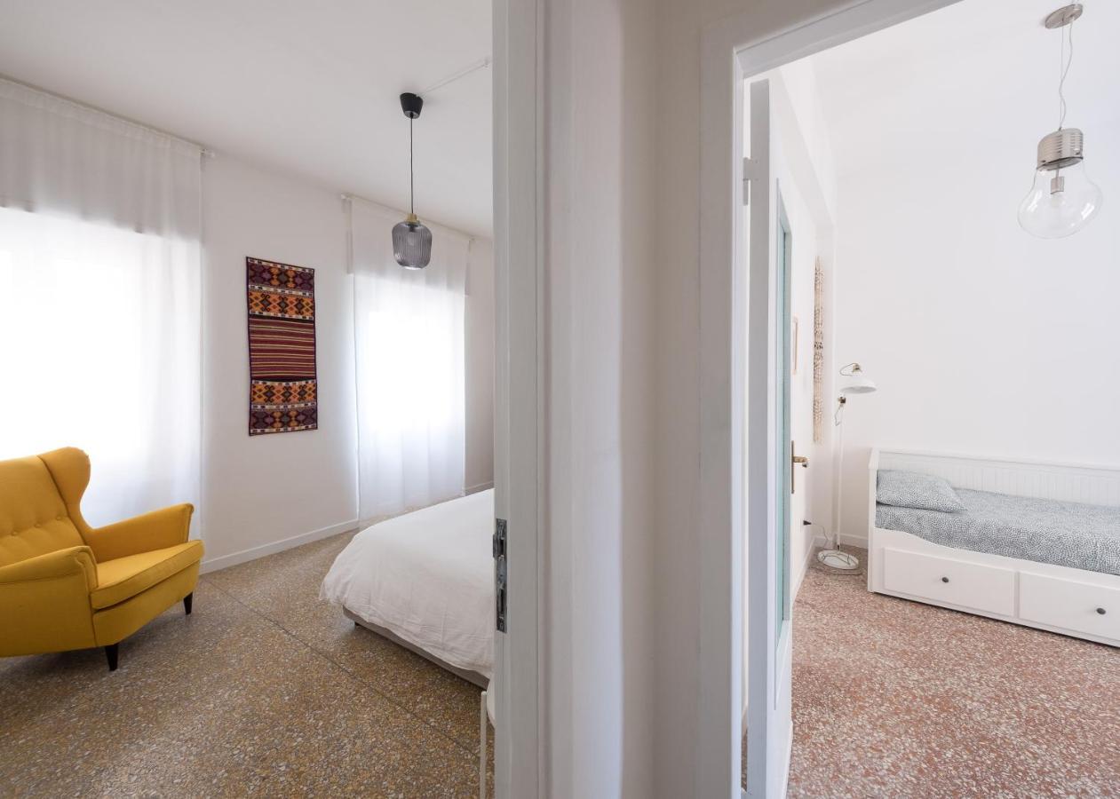 Domus Deiana Apartment Каляри Екстериор снимка