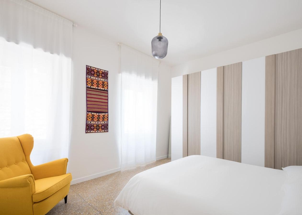 Domus Deiana Apartment Каляри Екстериор снимка