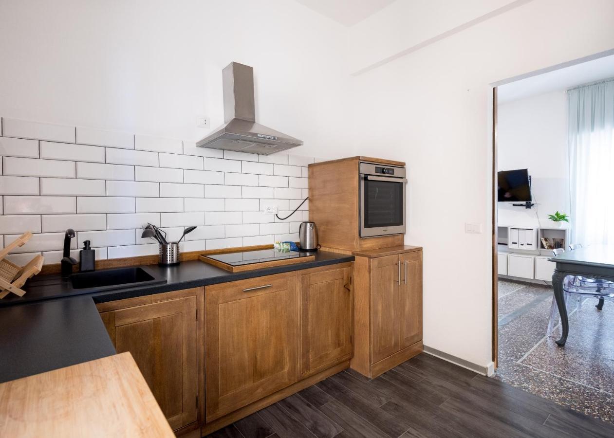 Domus Deiana Apartment Каляри Екстериор снимка